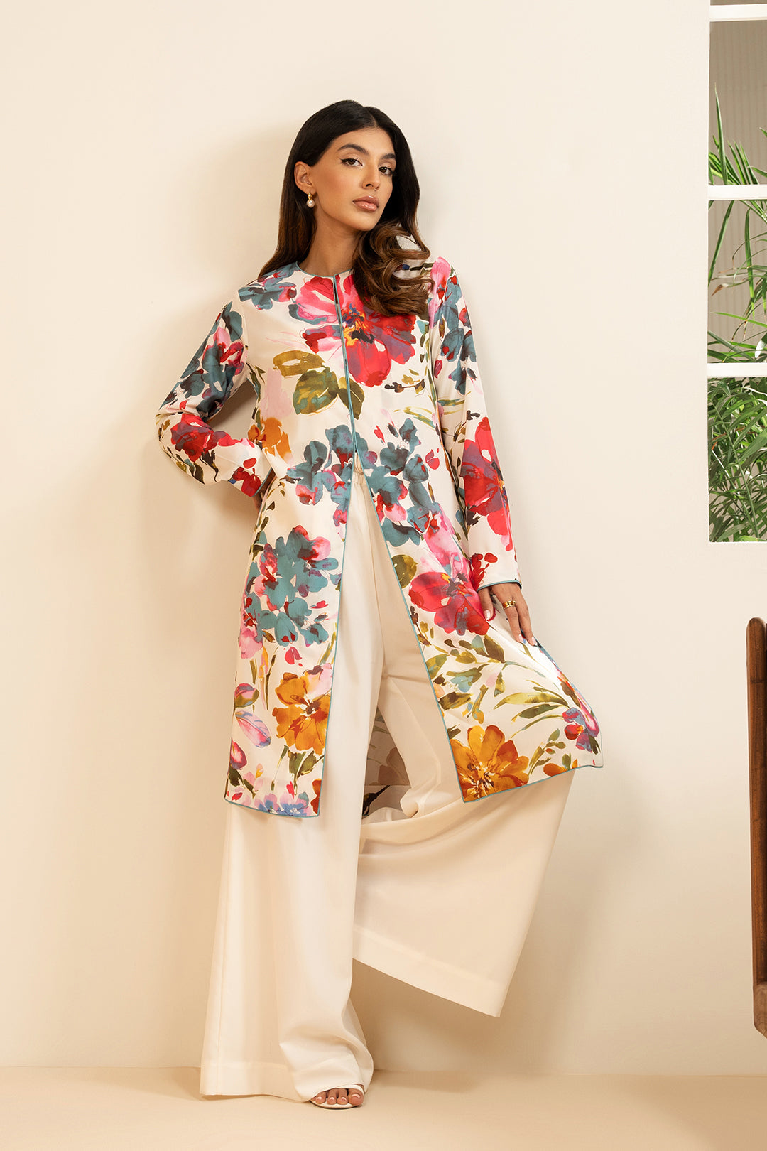 https://cdn.shopify.com/s/files/1/0611/8585/1568/files/W.SS24.713.T-3.jpg?v=1736334632