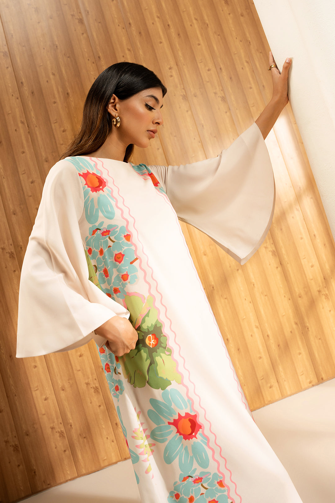 https://cdn.shopify.com/s/files/1/0611/8585/1568/files/W.SS24.715.T-2.jpg?v=1736334628