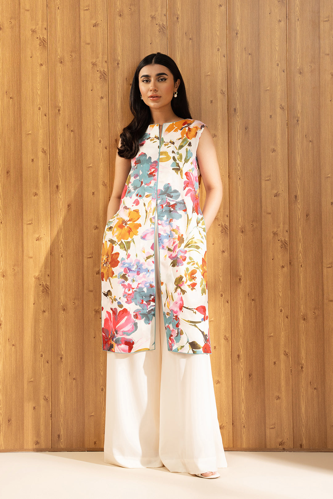 https://cdn.shopify.com/s/files/1/0611/8585/1568/files/W.SS24.727.T-1.jpg?v=1736334630