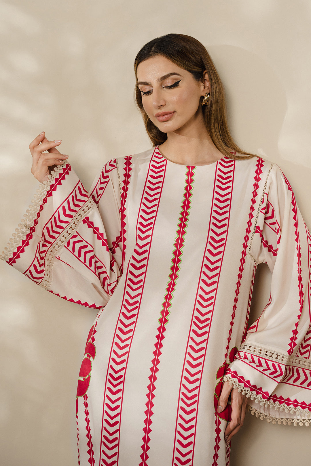 https://cdn.shopify.com/s/files/1/0611/8585/1568/files/W.SS24.751.T-2.jpg?v=1736334603