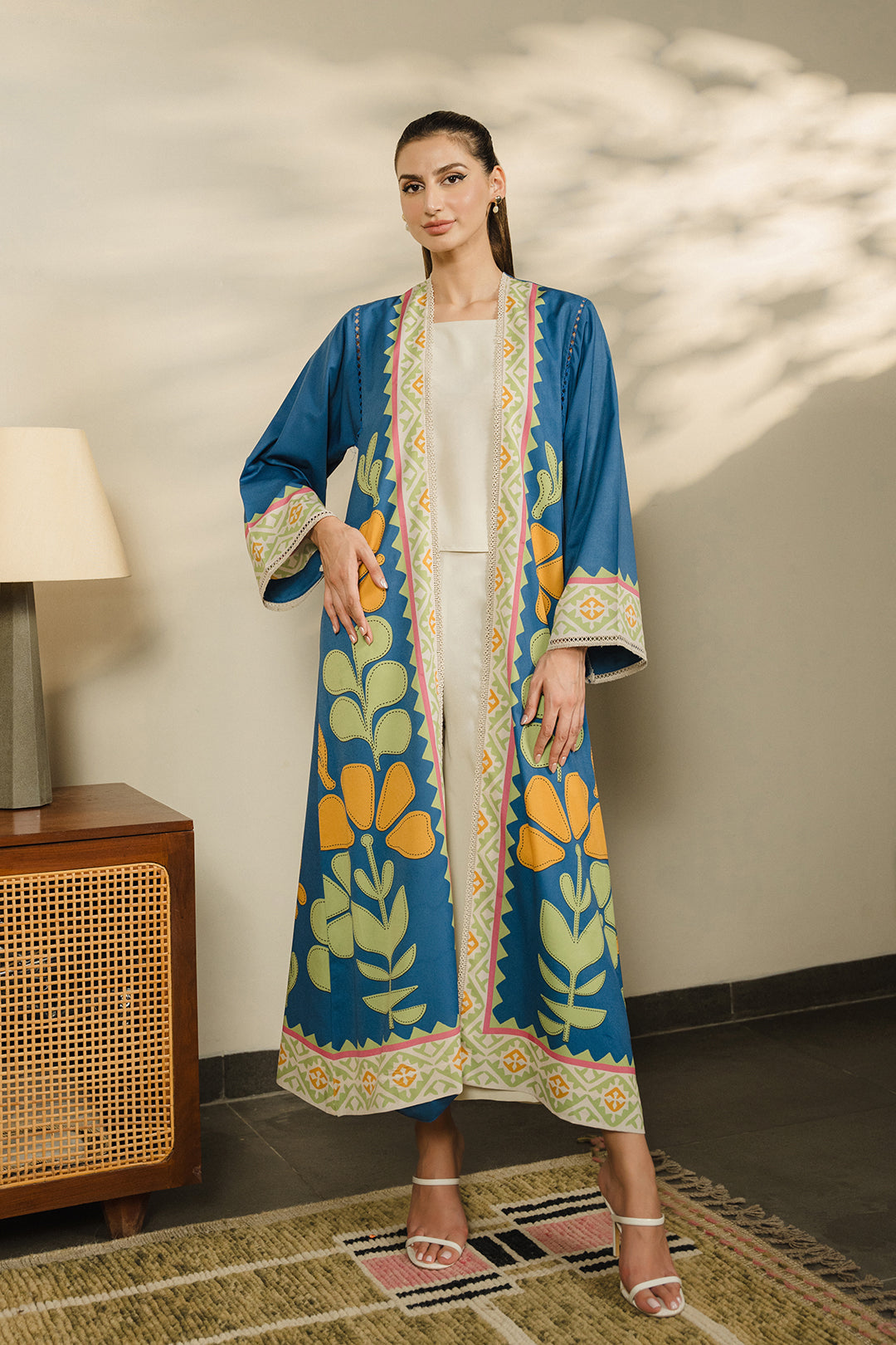 https://cdn.shopify.com/s/files/1/0611/8585/1568/files/W.SS24.754.T-1.jpg?v=1736334599