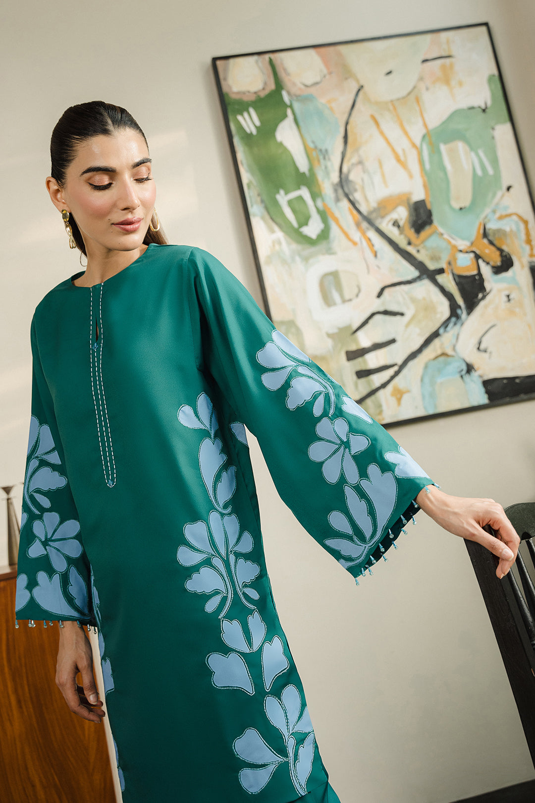 https://cdn.shopify.com/s/files/1/0611/8585/1568/files/W.SS24.755.T-2.jpg?v=1736334598