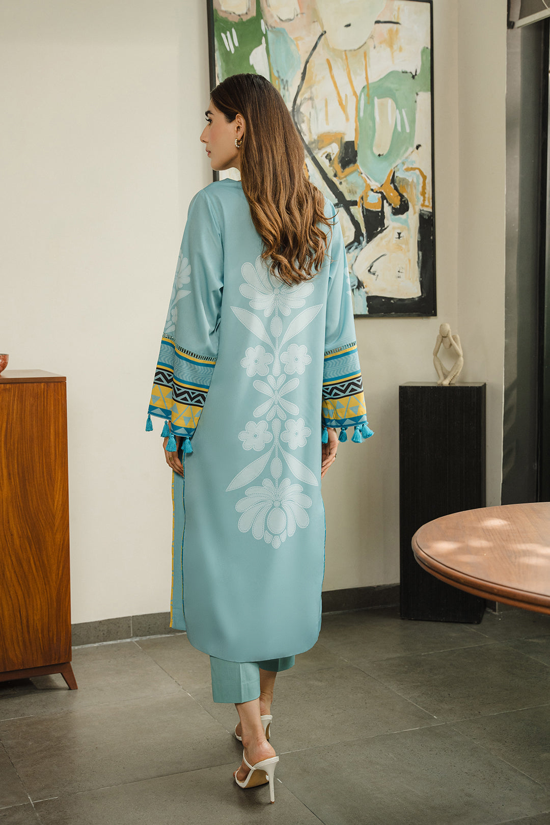 https://cdn.shopify.com/s/files/1/0611/8585/1568/files/W.SS24.756.T-4.jpg?v=1736334596