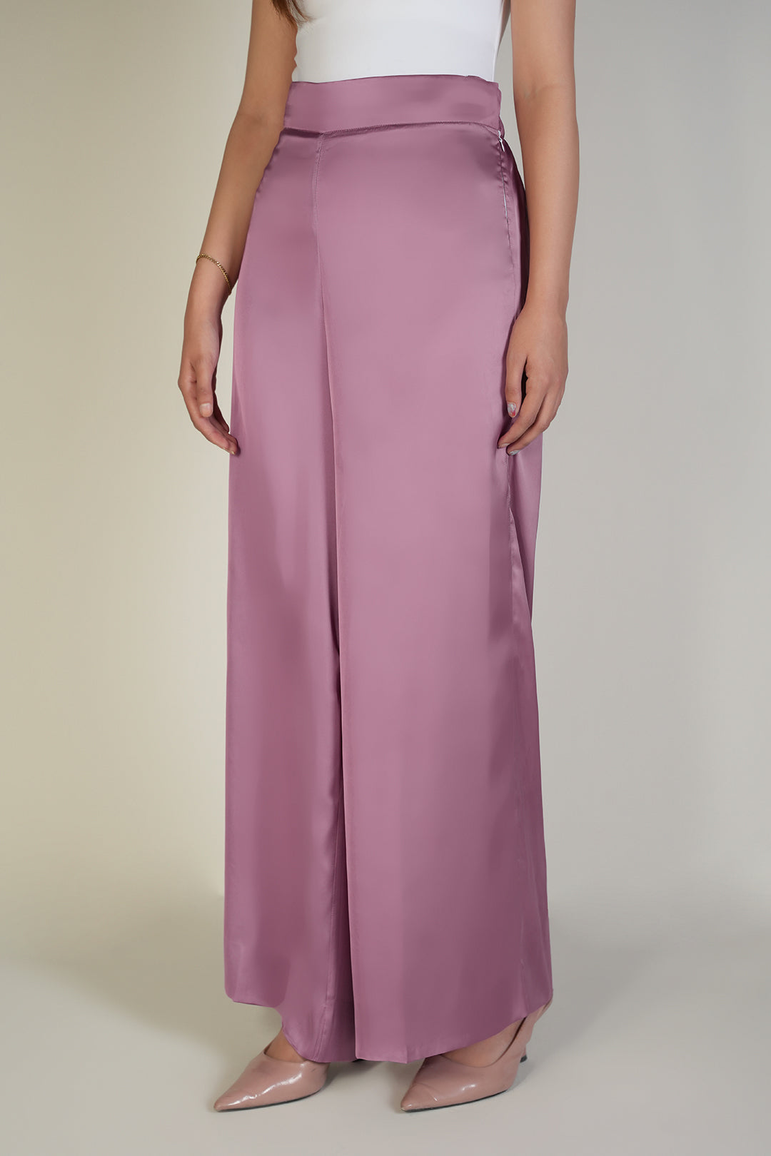 https://cdn.shopify.com/s/files/1/0611/8585/1568/files/W.SS24.781.P-1.jpg?v=1736334529