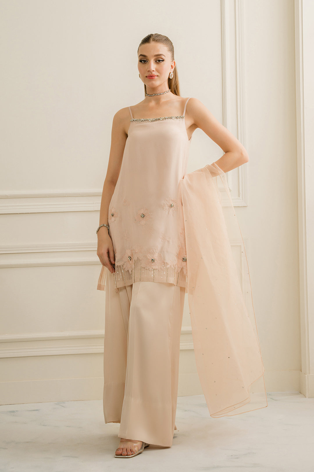https://cdn.shopify.com/s/files/1/0611/8585/1568/files/W.SS24.785.T-1.jpg?v=1736334507