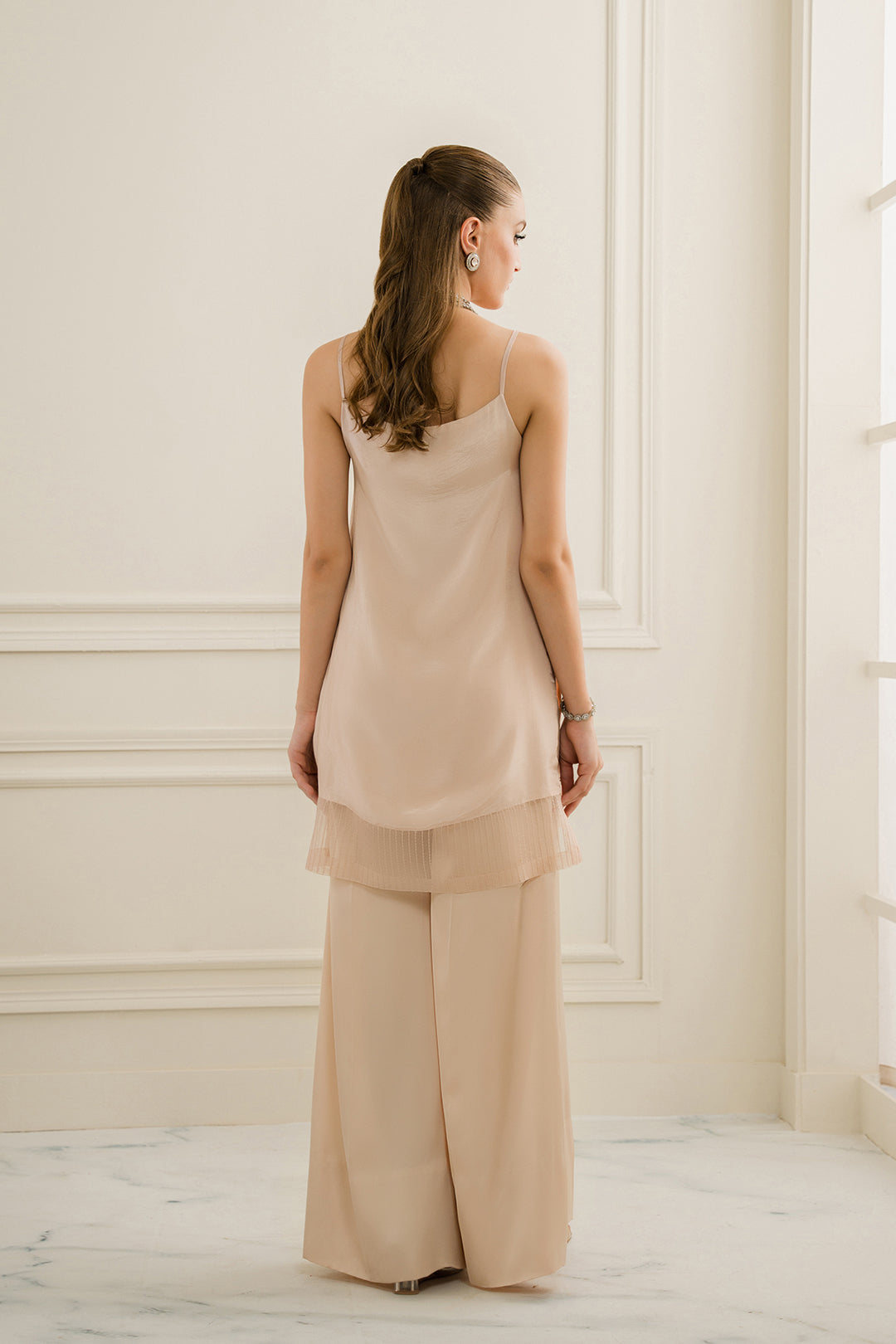 https://cdn.shopify.com/s/files/1/0611/8585/1568/files/W.SS24.785.T-4.jpg?v=1736334508