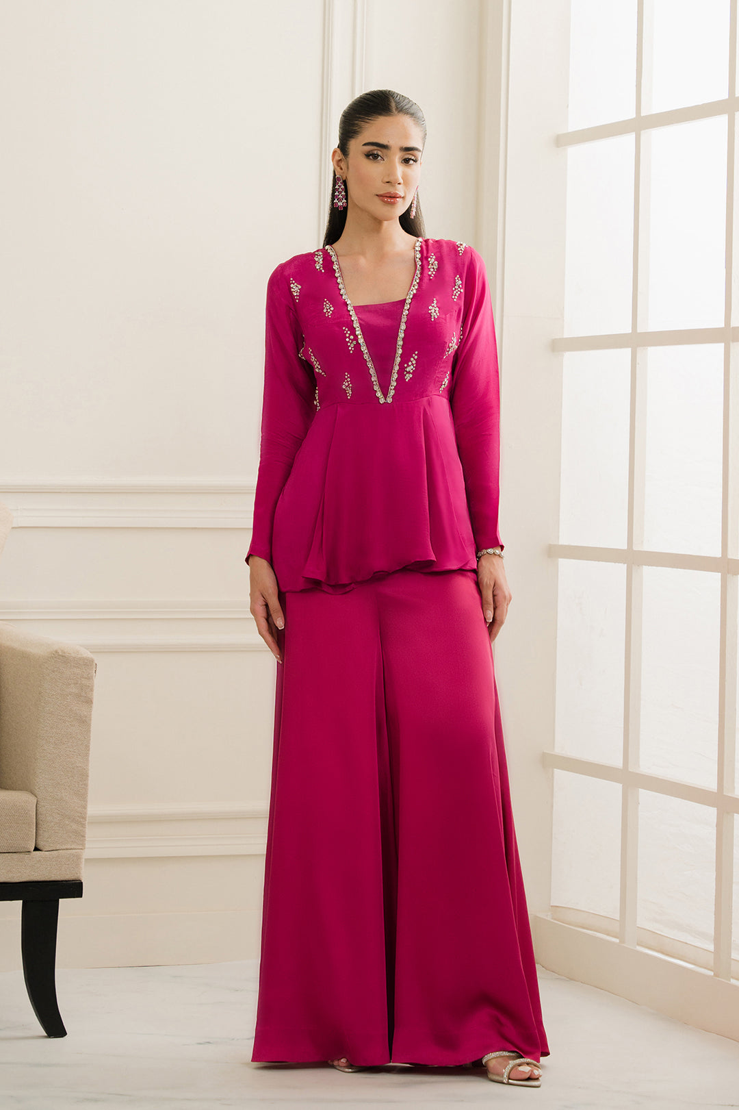 https://cdn.shopify.com/s/files/1/0611/8585/1568/files/W.SS24.788.T-1.jpg?v=1736334492