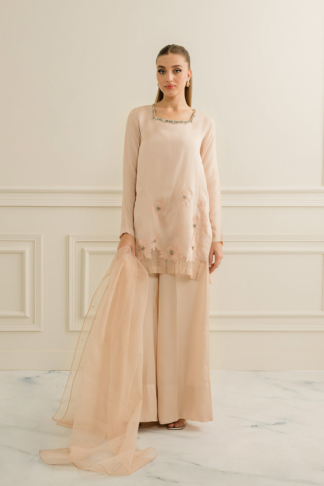 https://cdn.shopify.com/s/files/1/0611/8585/1568/files/W.SS24.794.T-2.jpg?v=1736334538