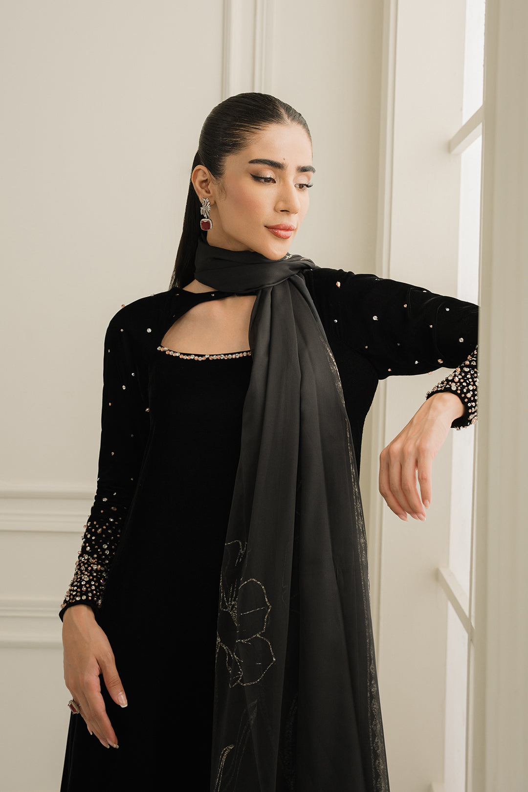 https://cdn.shopify.com/s/files/1/0611/8585/1568/files/W.SS24.796.T-3.jpg?v=1736334536