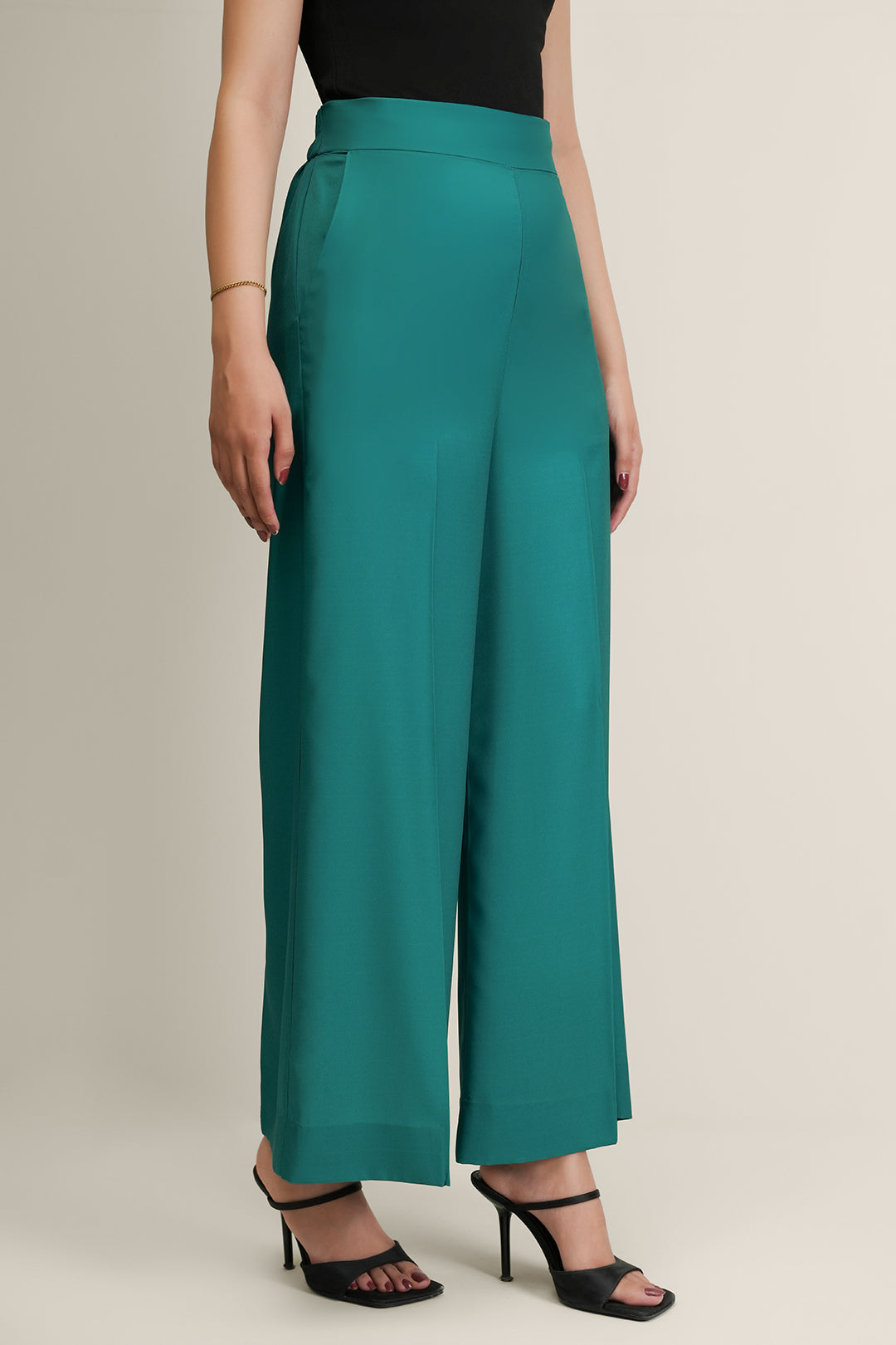 https://cdn.shopify.com/s/files/1/0611/8585/1568/files/W.SS24.801.P-2.jpg?v=1736336980