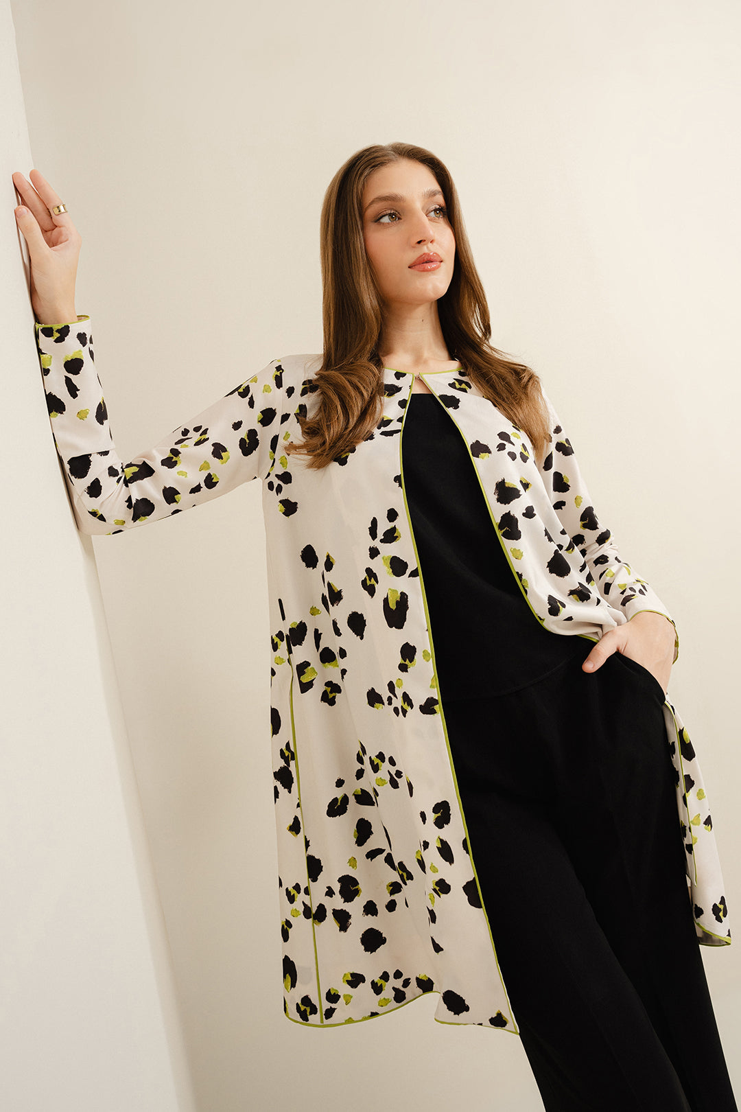 https://cdn.shopify.com/s/files/1/0611/8585/1568/files/W.SS24.804.T-2.jpg?v=1736334581