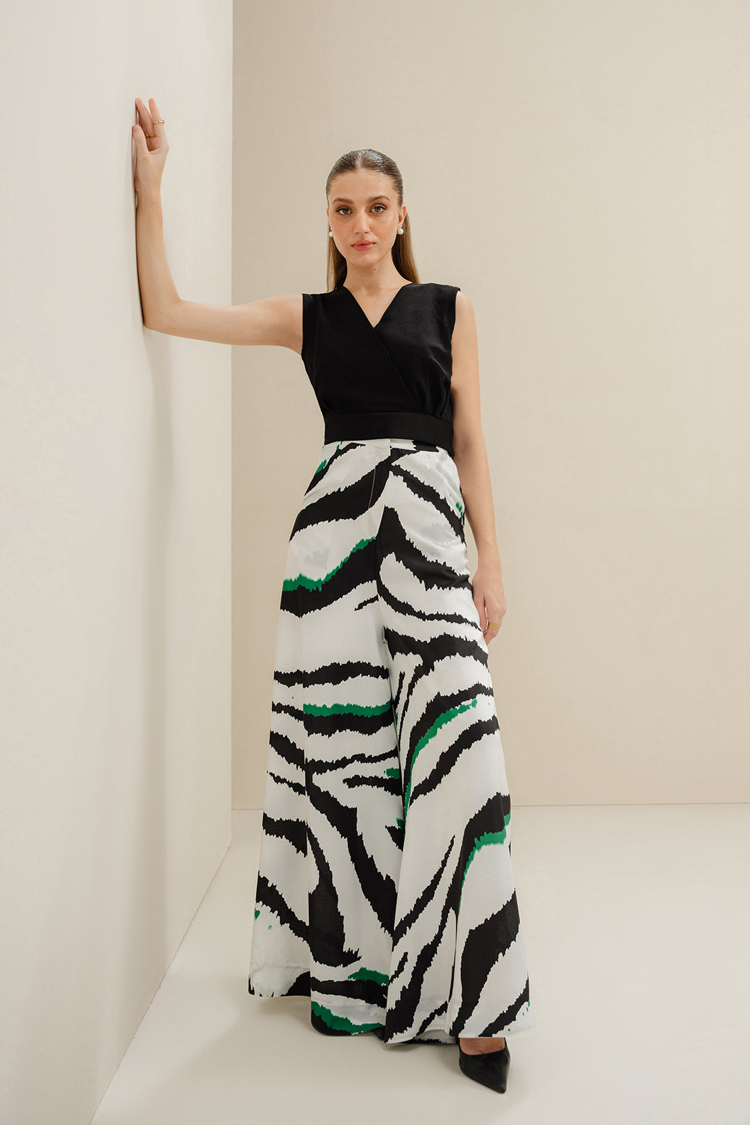 https://cdn.shopify.com/s/files/1/0611/8585/1568/files/W.SS24.813.P-3.jpg?v=1736334586