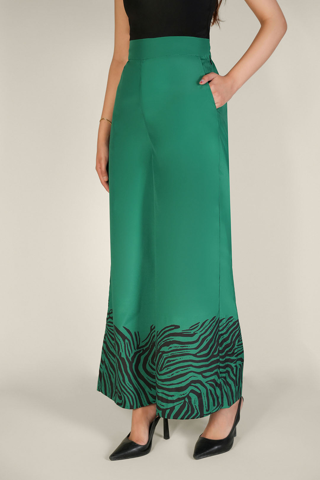 https://cdn.shopify.com/s/files/1/0611/8585/1568/files/W.SS24.815.P-1.jpg?v=1736334584