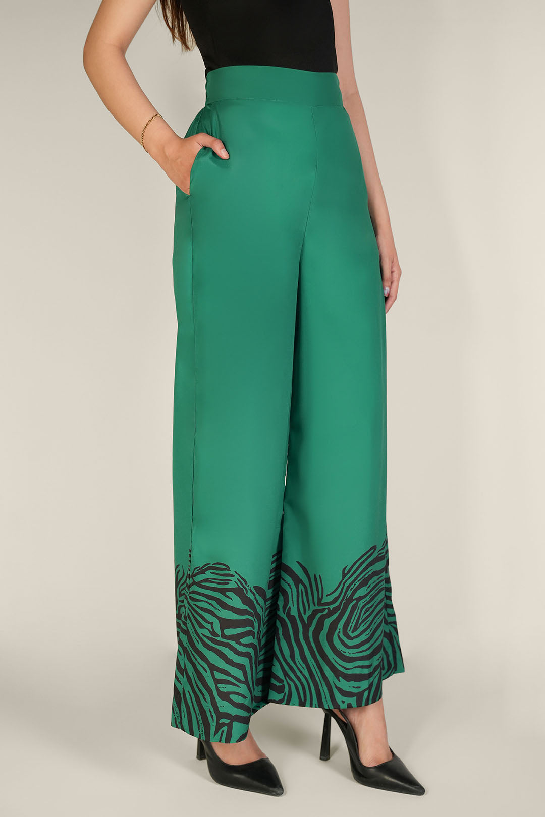 https://cdn.shopify.com/s/files/1/0611/8585/1568/files/W.SS24.815.P-2.jpg?v=1736334584