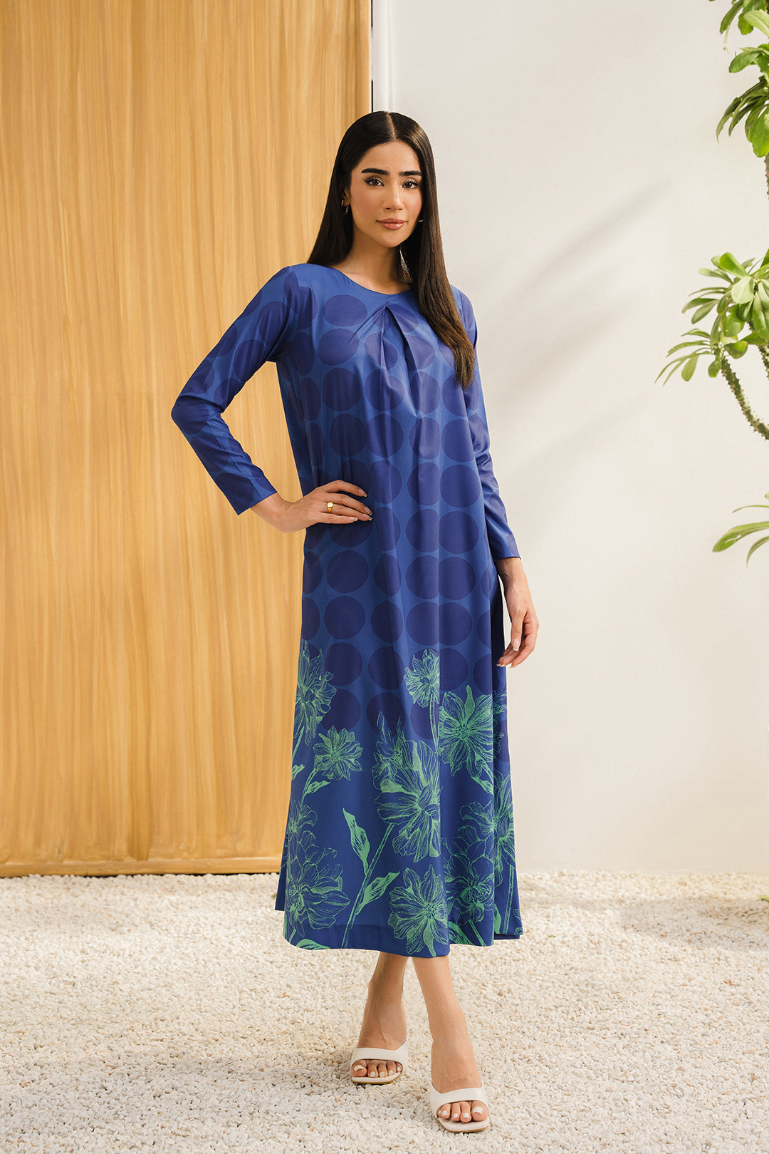 https://cdn.shopify.com/s/files/1/0611/8585/1568/files/W.SS24.848.T-1.jpg?v=1736334483