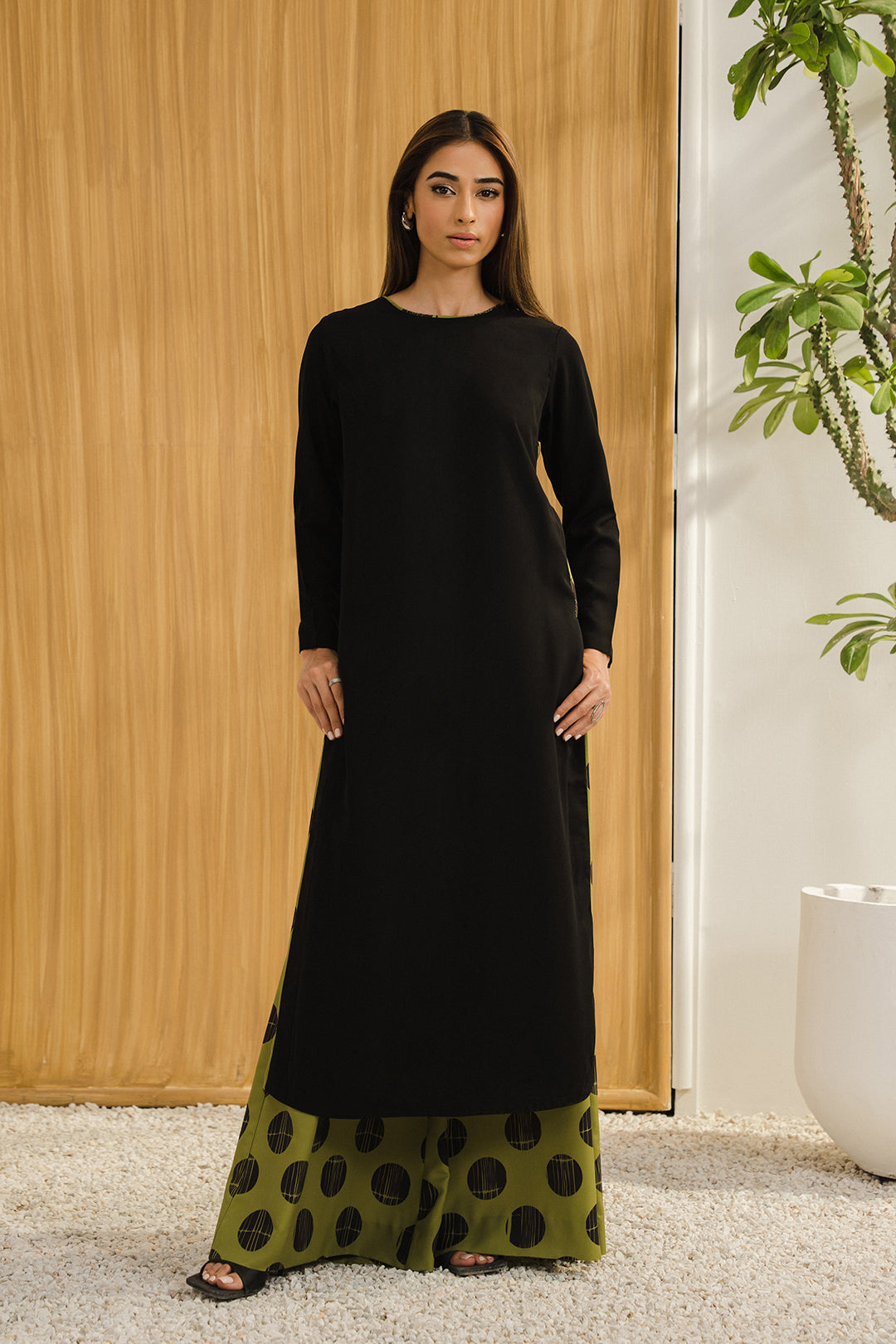 https://cdn.shopify.com/s/files/1/0611/8585/1568/files/W.SS24.852.T-1.jpg?v=1736334464