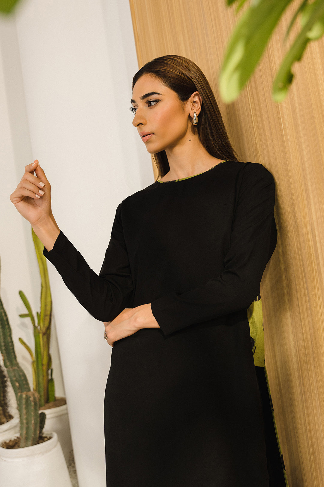 https://cdn.shopify.com/s/files/1/0611/8585/1568/files/W.SS24.852.T-2.jpg?v=1736334464