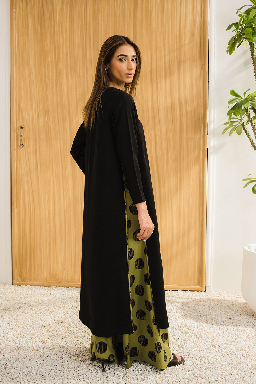 https://cdn.shopify.com/s/files/1/0611/8585/1568/files/W.SS24.852.T-4.jpg?v=1736334464