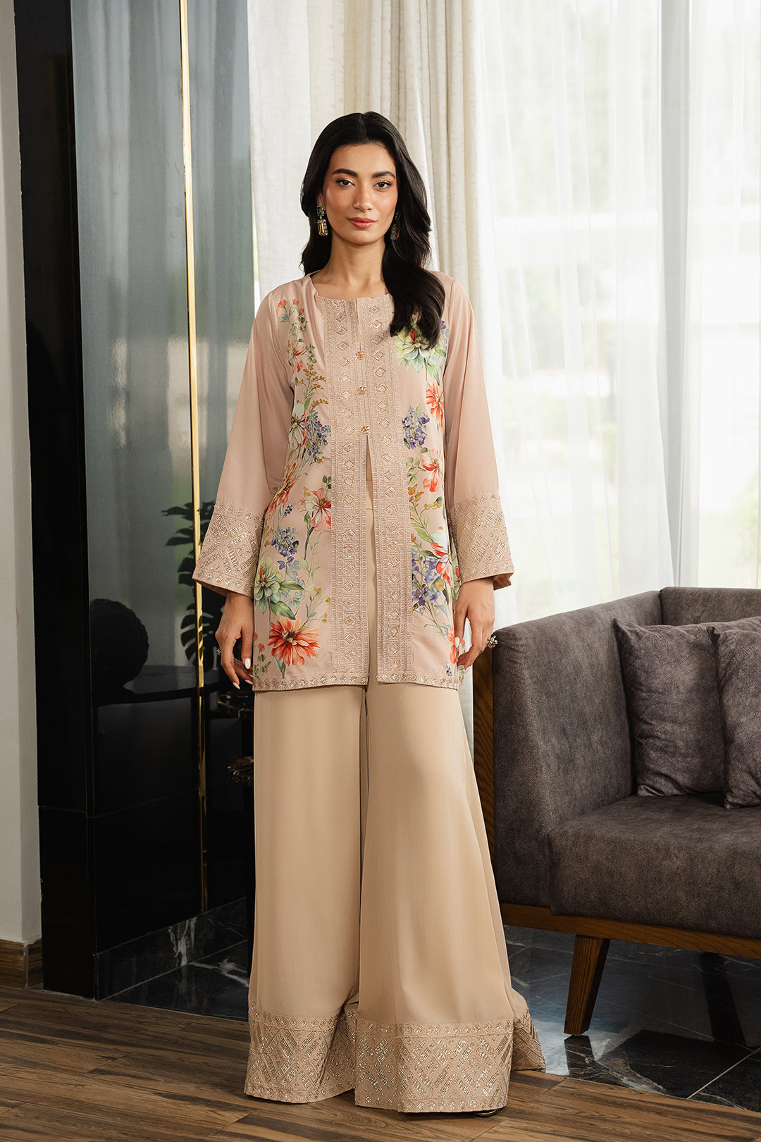 https://cdn.shopify.com/s/files/1/0611/8585/1568/files/W.SS24.867.T-1.jpg?v=1736334438