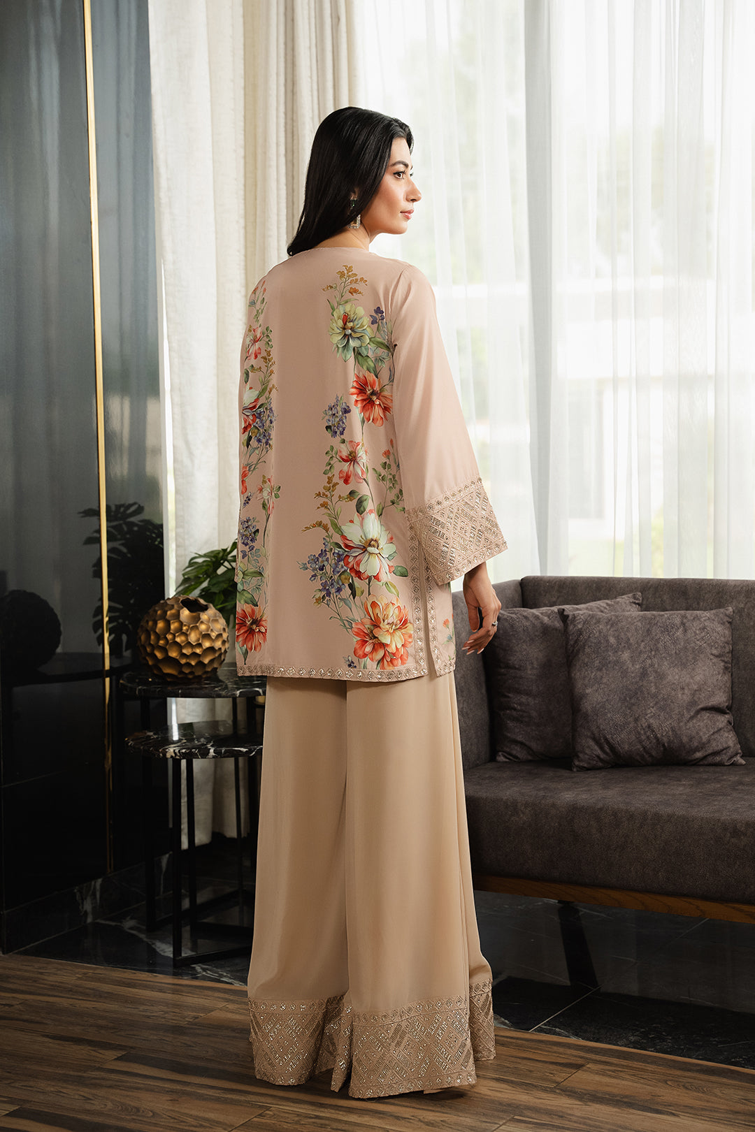 https://cdn.shopify.com/s/files/1/0611/8585/1568/files/W.SS24.867.T-4.jpg?v=1736334438