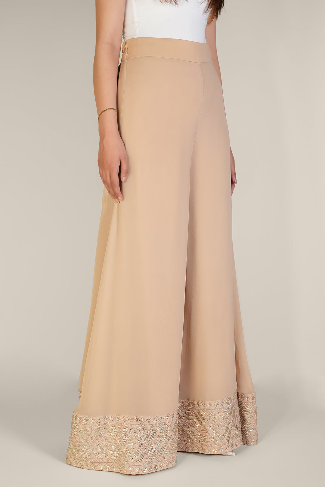 https://cdn.shopify.com/s/files/1/0611/8585/1568/files/W.SS24.877.P-2.jpg?v=1736334447