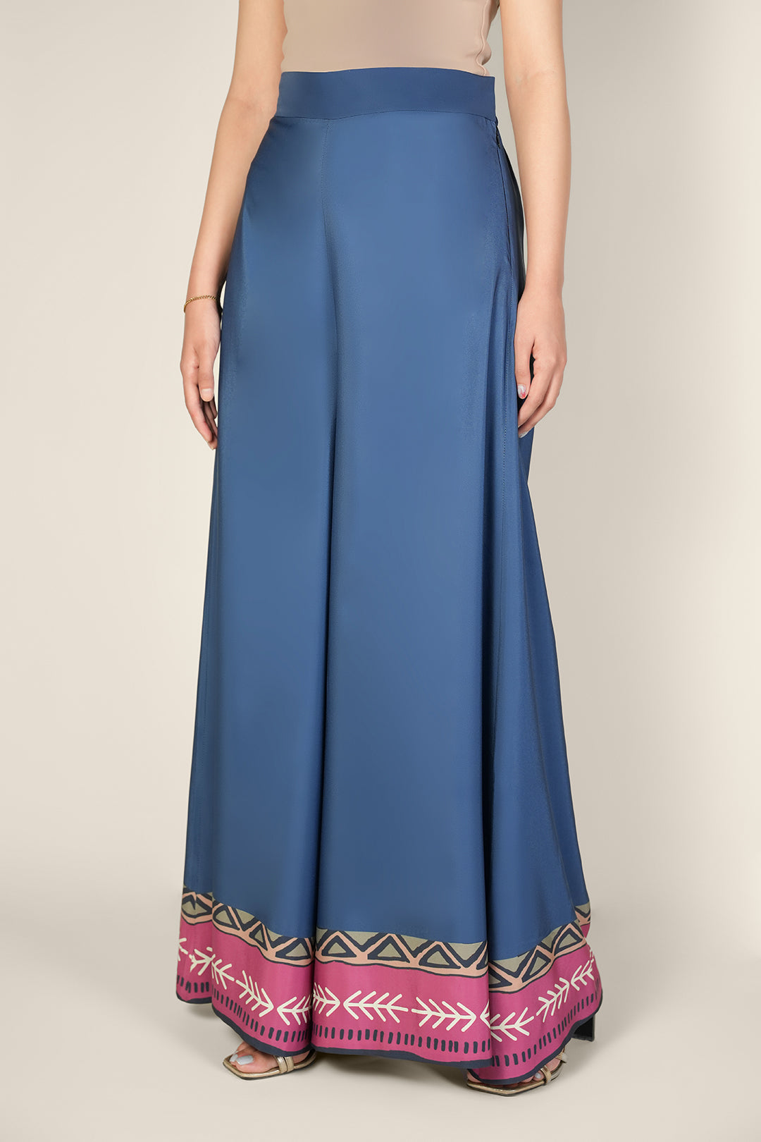 https://cdn.shopify.com/s/files/1/0611/8585/1568/files/W.SS24.881.P-1.jpg?v=1736334442