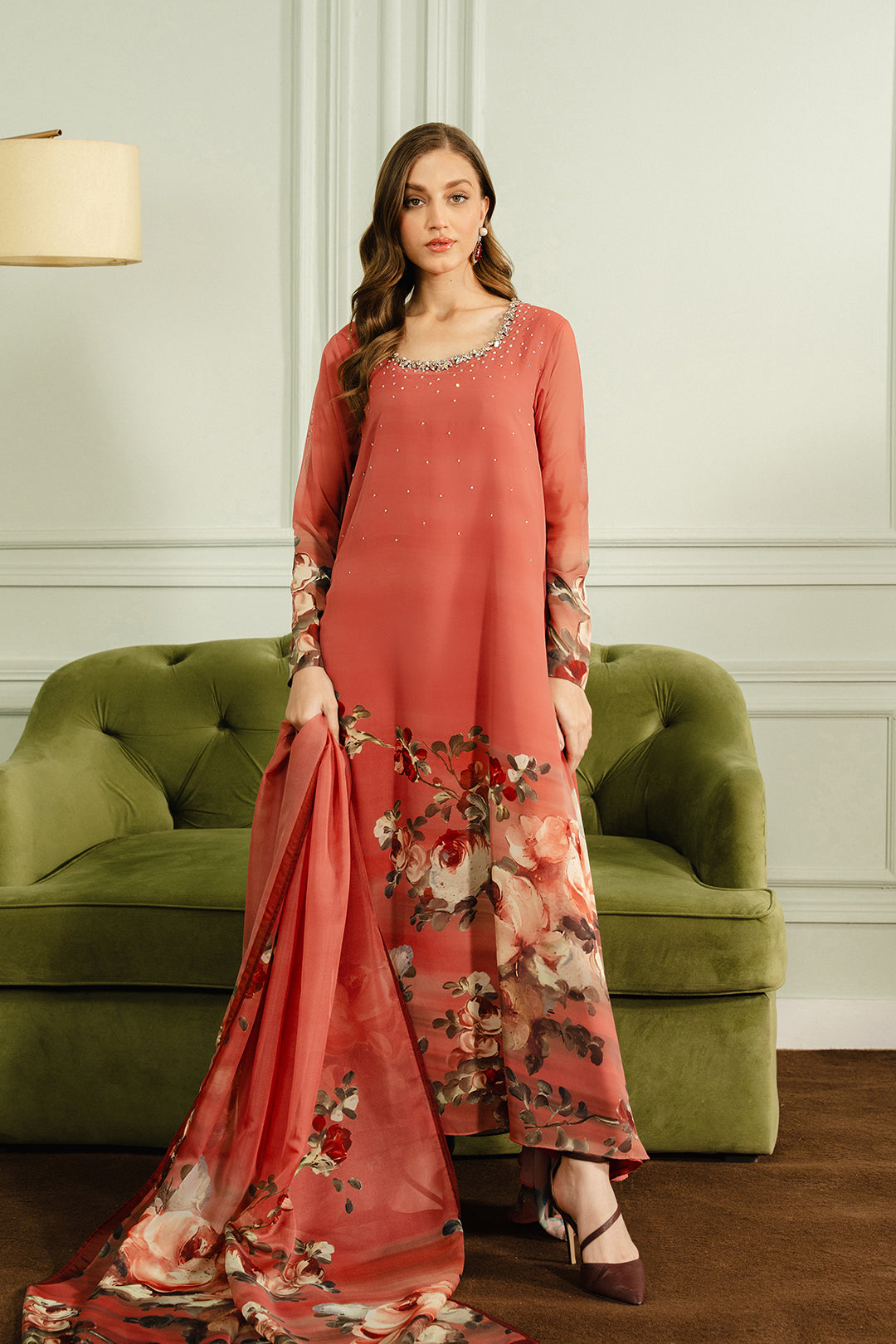 https://cdn.shopify.com/s/files/1/0611/8585/1568/files/W.SS25.004.T-1.jpg?v=1738841011