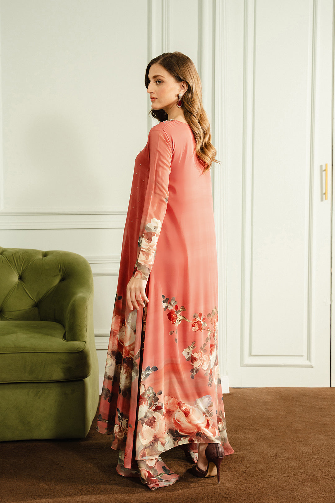 https://cdn.shopify.com/s/files/1/0611/8585/1568/files/W.SS25.004.T-4.jpg?v=1738841012
