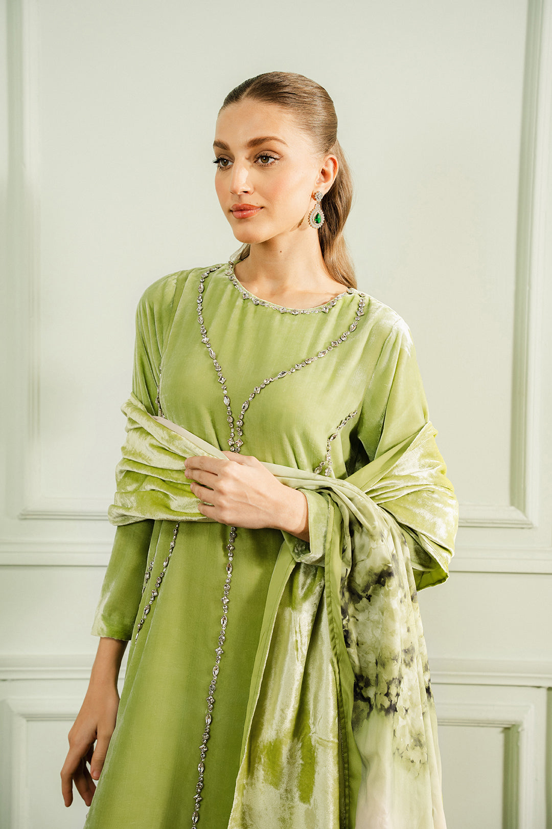 https://cdn.shopify.com/s/files/1/0611/8585/1568/files/W.SS25.033.T-3.jpg?v=1738841283