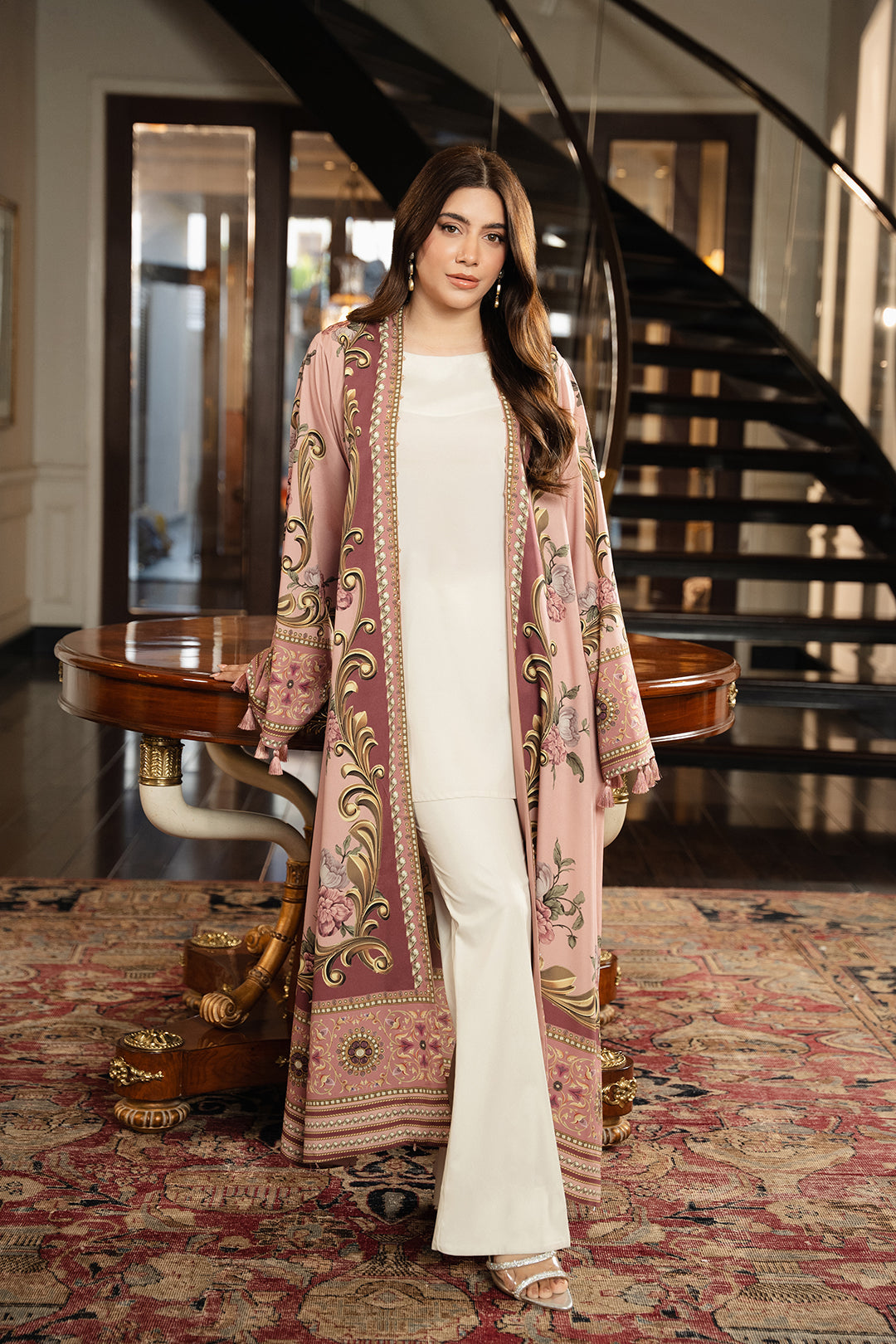 https://cdn.shopify.com/s/files/1/0611/8585/1568/files/W.SS25.046.T-1.jpg?v=1740726463