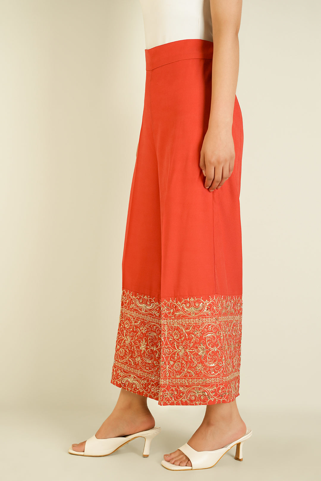 https://cdn.shopify.com/s/files/1/0611/8585/1568/files/W.SS25.049.P-1.jpg?v=1740726495