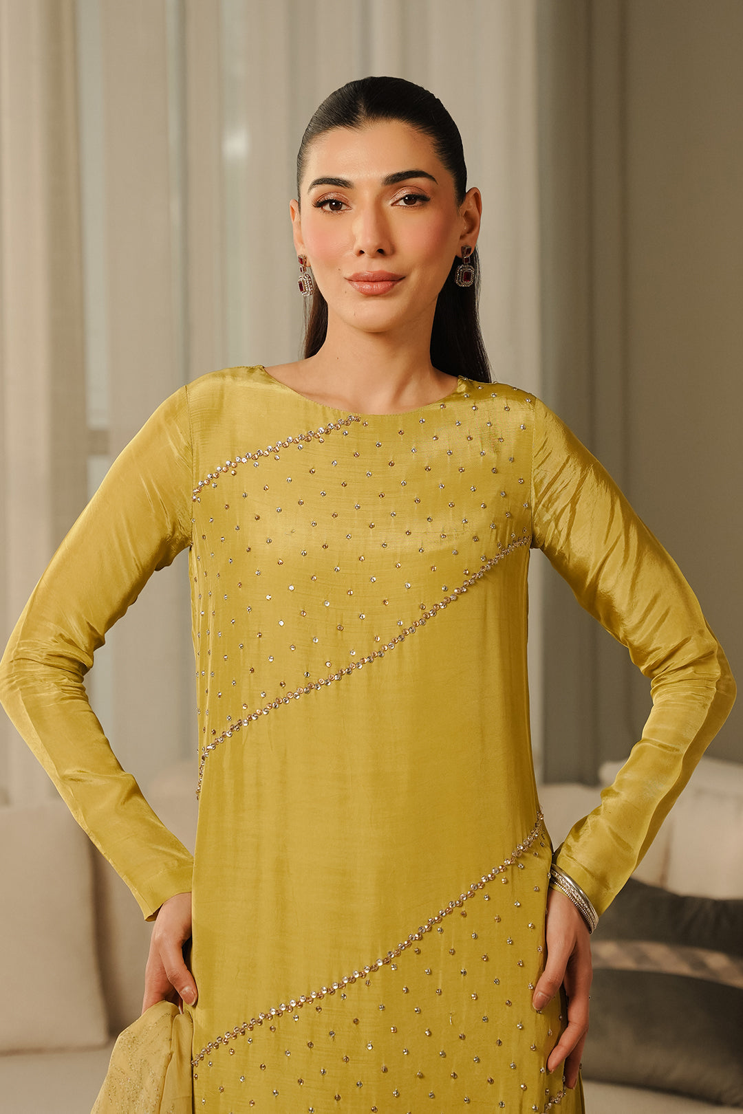 https://cdn.shopify.com/s/files/1/0611/8585/1568/files/W.SS25.104.T-2.jpg?v=1742535516