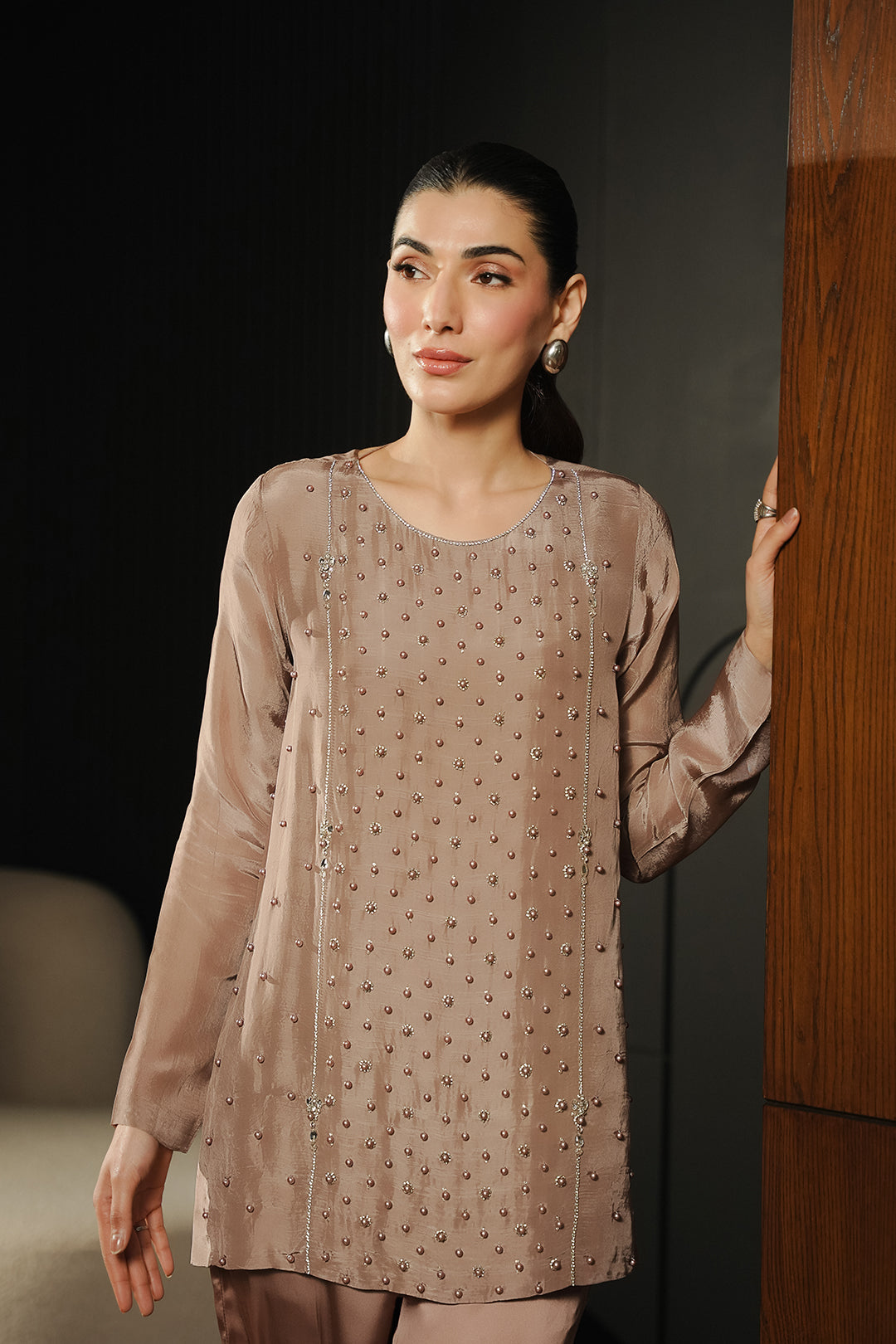 https://cdn.shopify.com/s/files/1/0611/8585/1568/files/W.SS25.108.T-2.jpg?v=1742535560