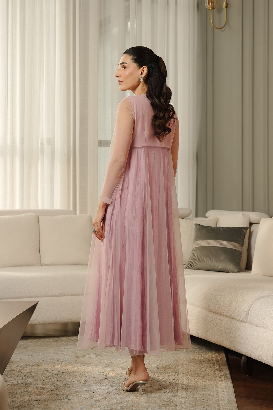 https://cdn.shopify.com/s/files/1/0611/8585/1568/files/W.SS25.109.T-4.jpg?v=1742535583