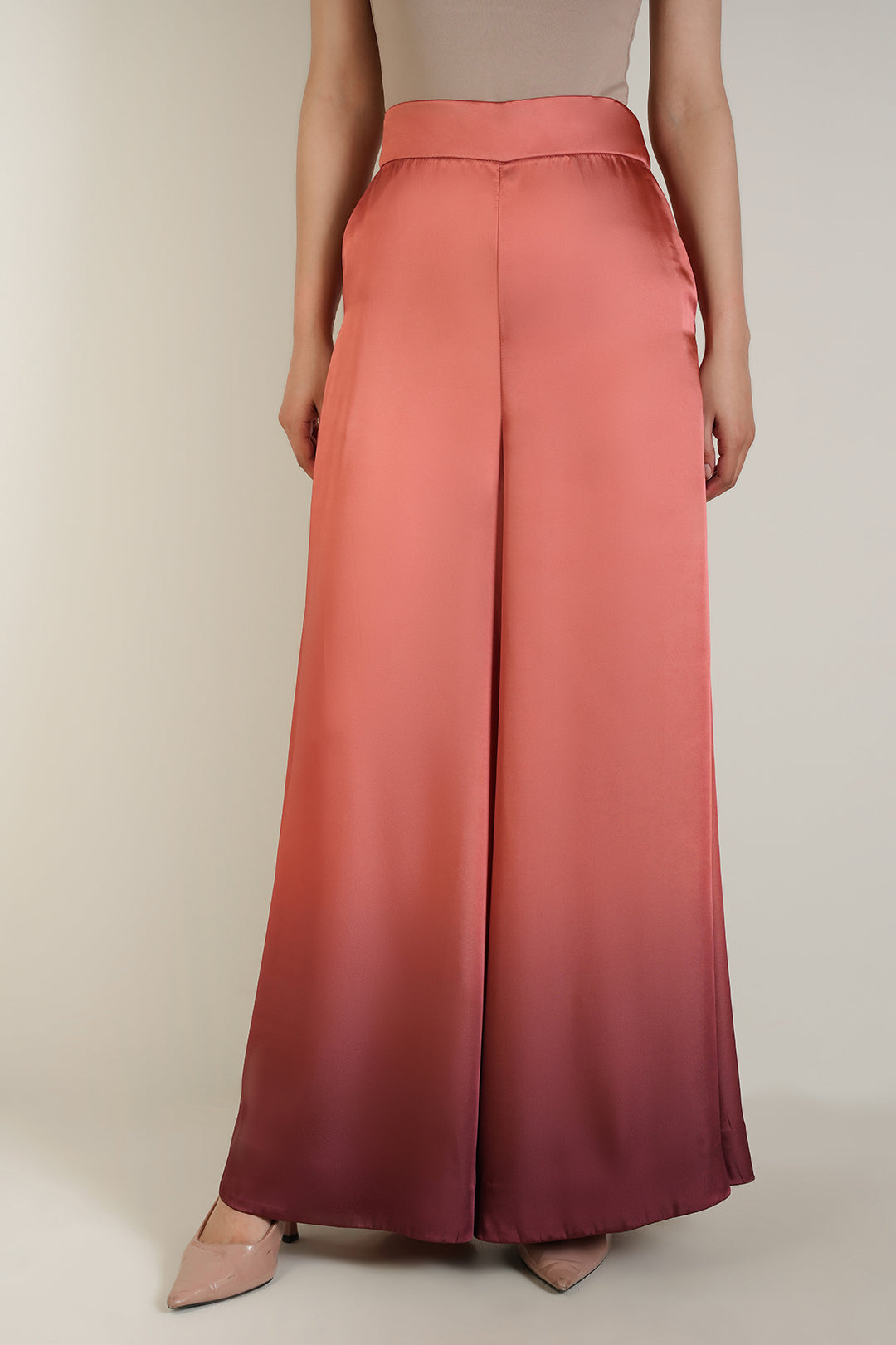 https://cdn.shopify.com/s/files/1/0611/8585/1568/files/W.SS25.117.P-1.jpg?v=1742535697