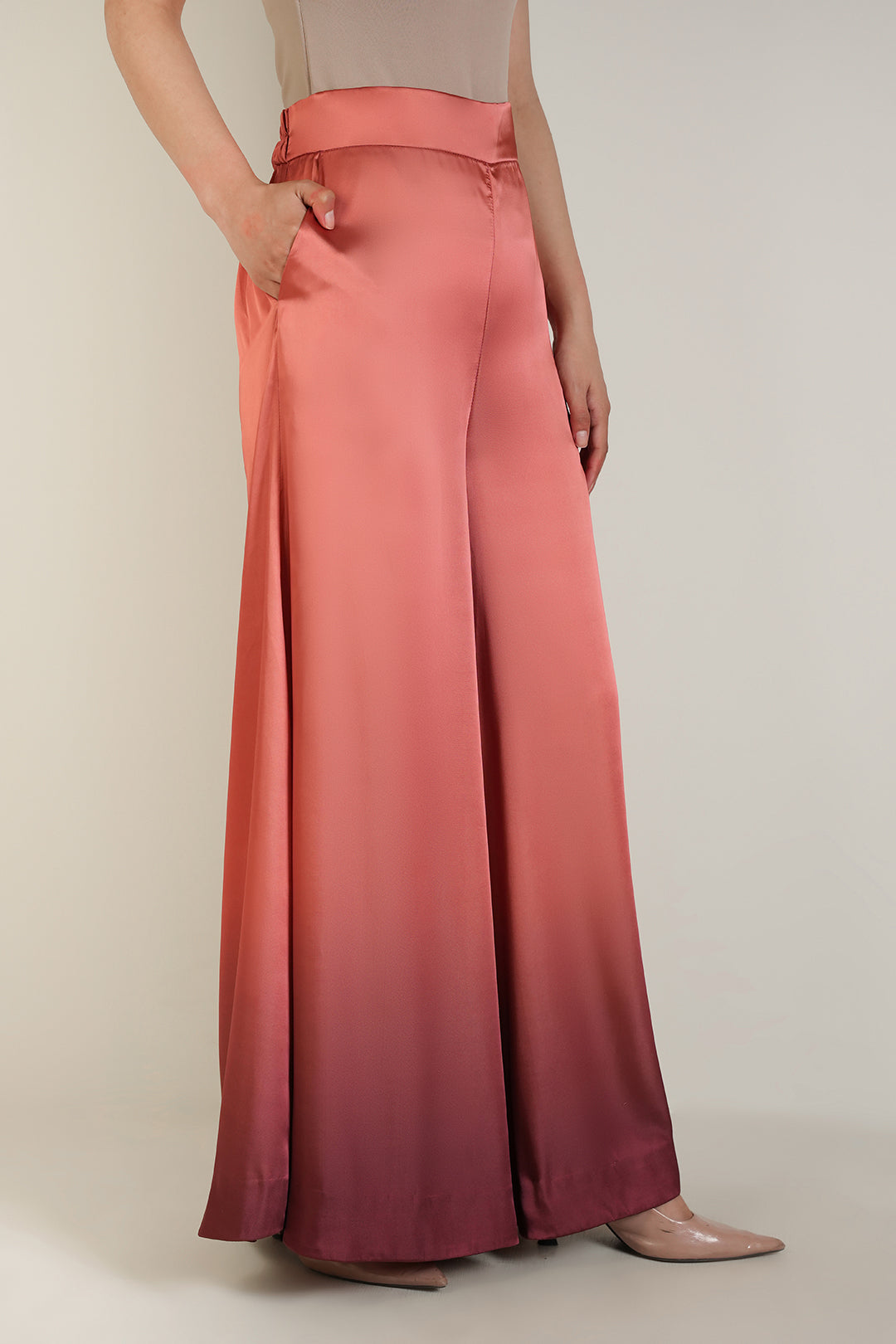 https://cdn.shopify.com/s/files/1/0611/8585/1568/files/W.SS25.117.P-3.jpg?v=1742535697