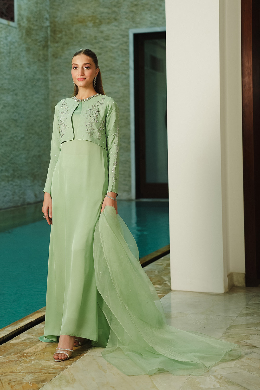 https://cdn.shopify.com/s/files/1/0611/8585/1568/files/W.SS25.133.T-3.jpg?v=1741931549