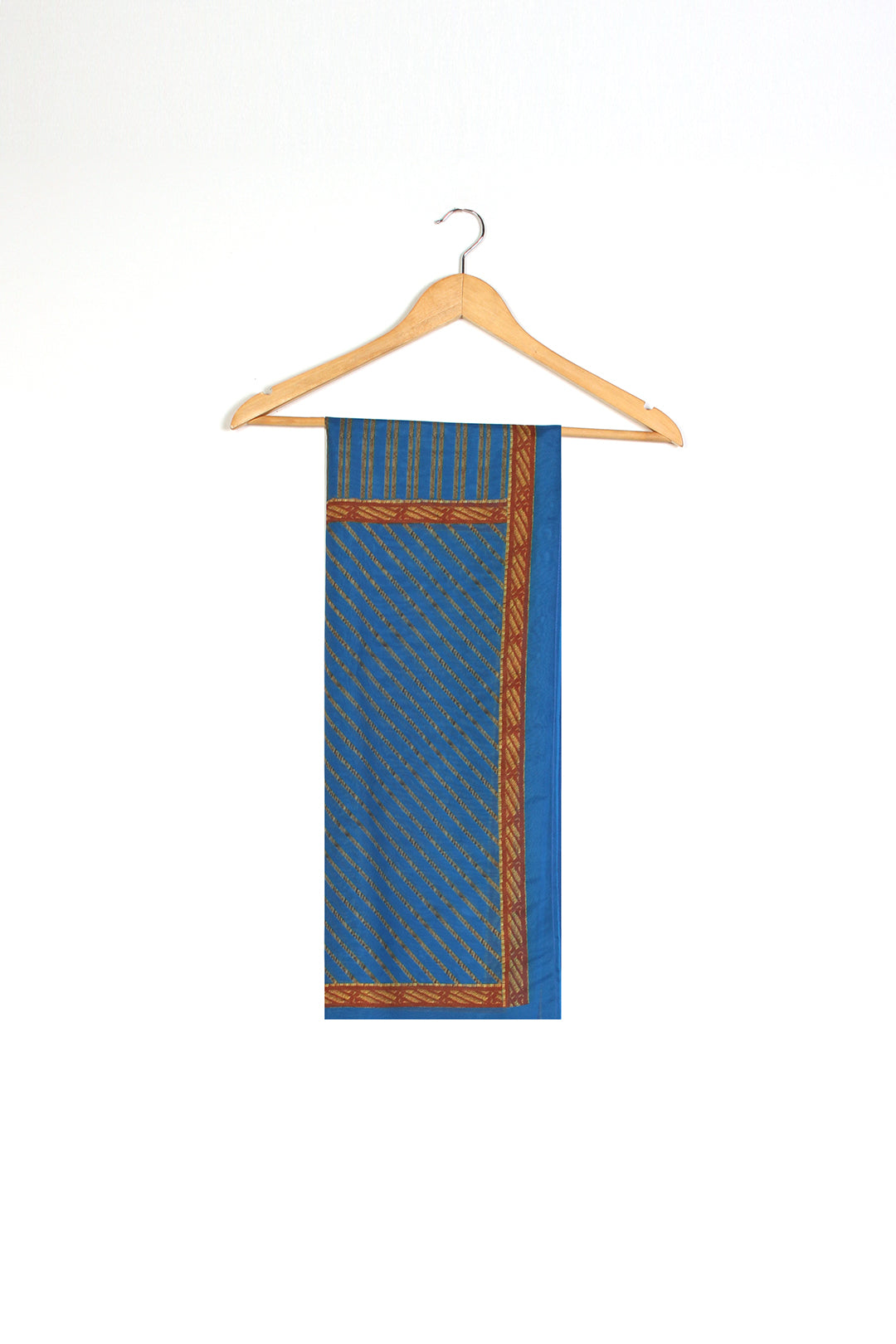 https://cdn.shopify.com/s/files/1/0611/8585/1568/files/W.SS25.137.T-1.jpg?v=1741931583