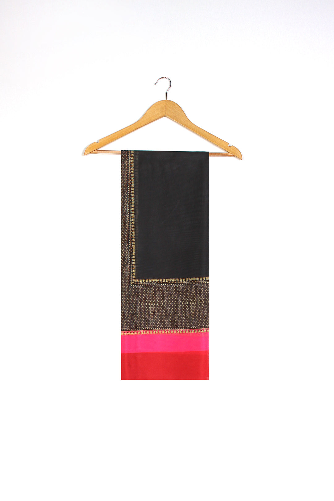 https://cdn.shopify.com/s/files/1/0611/8585/1568/files/W.SS25.141.T-2.jpg?v=1741331335