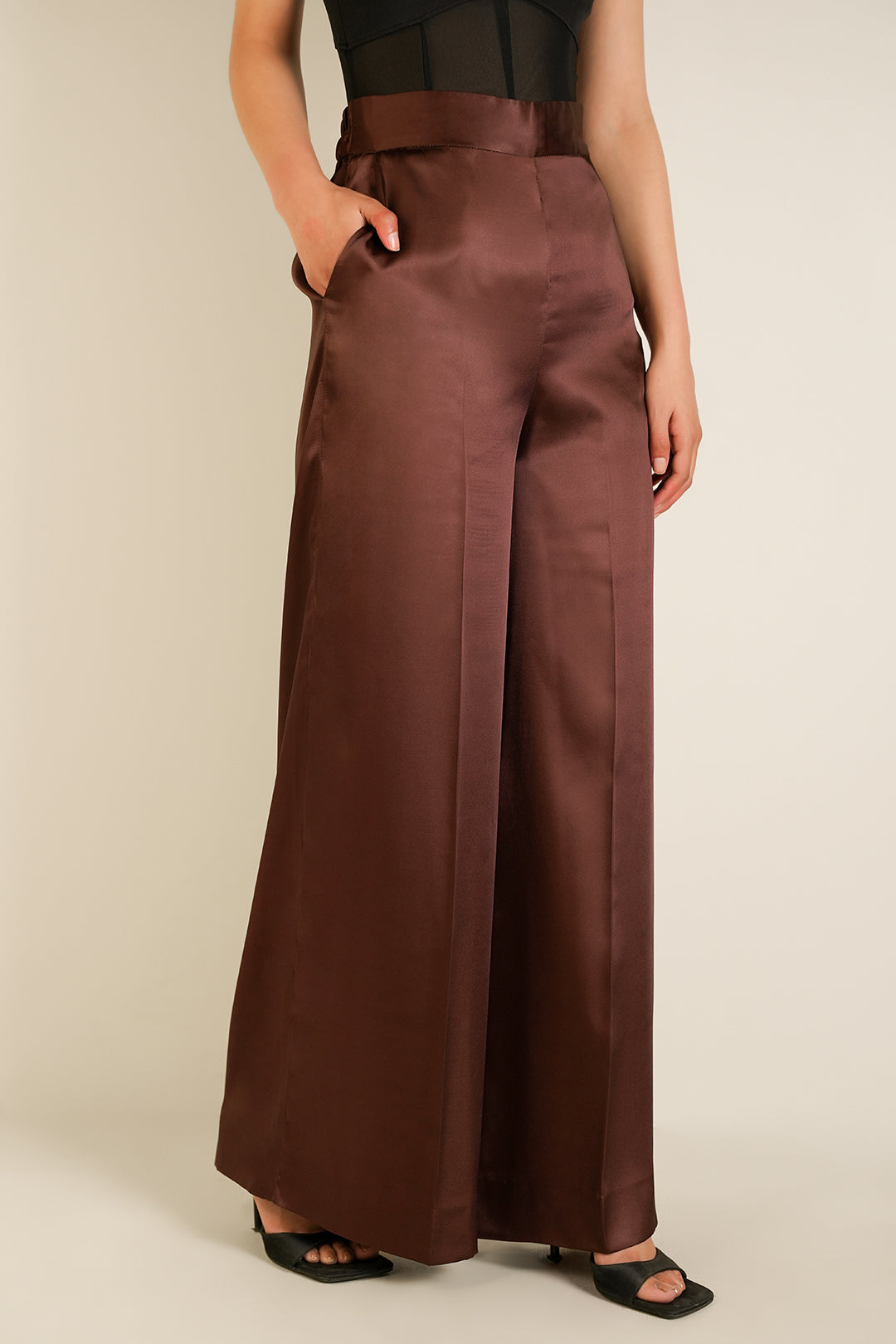 https://cdn.shopify.com/s/files/1/0611/8585/1568/files/W.SS25.155.P-1.jpg?v=1740726654