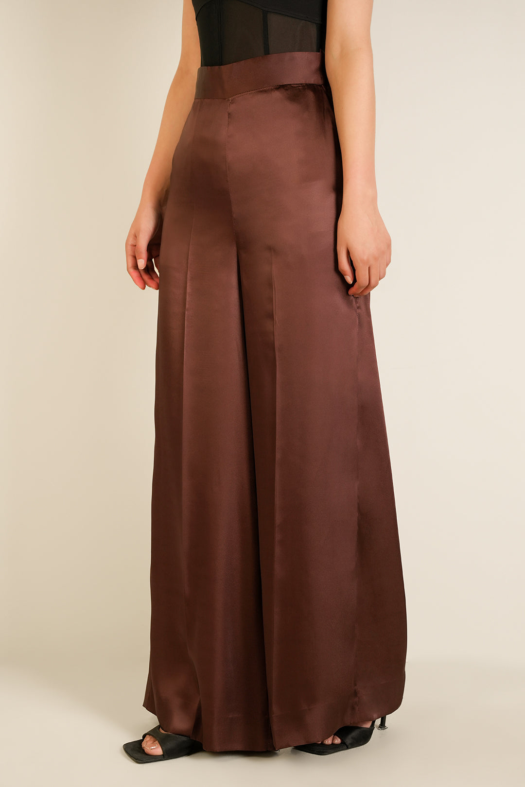 https://cdn.shopify.com/s/files/1/0611/8585/1568/files/W.SS25.155.P-2.jpg?v=1740726654