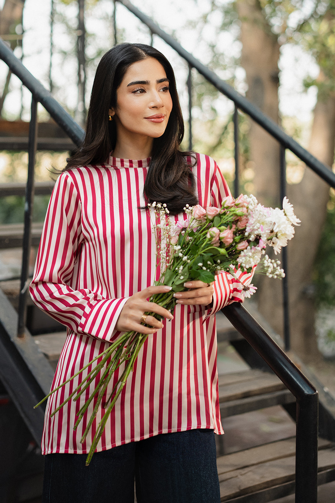 https://cdn.shopify.com/s/files/1/0611/8585/1568/files/W.SS25.178.T-2_4c1dd3cc-9726-45e9-ab36-eb74d2bec603.jpg?v=1738302232