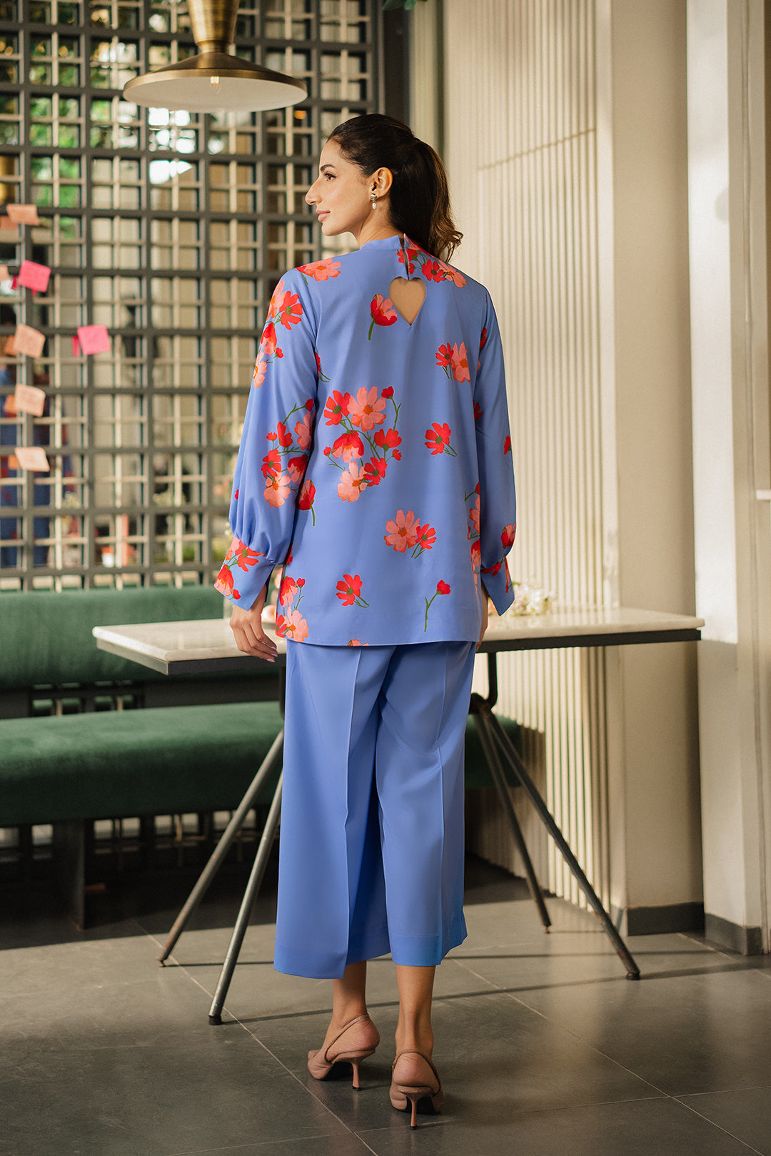 https://cdn.shopify.com/s/files/1/0611/8585/1568/files/W.SS25.181.T-4.jpg?v=1738302256