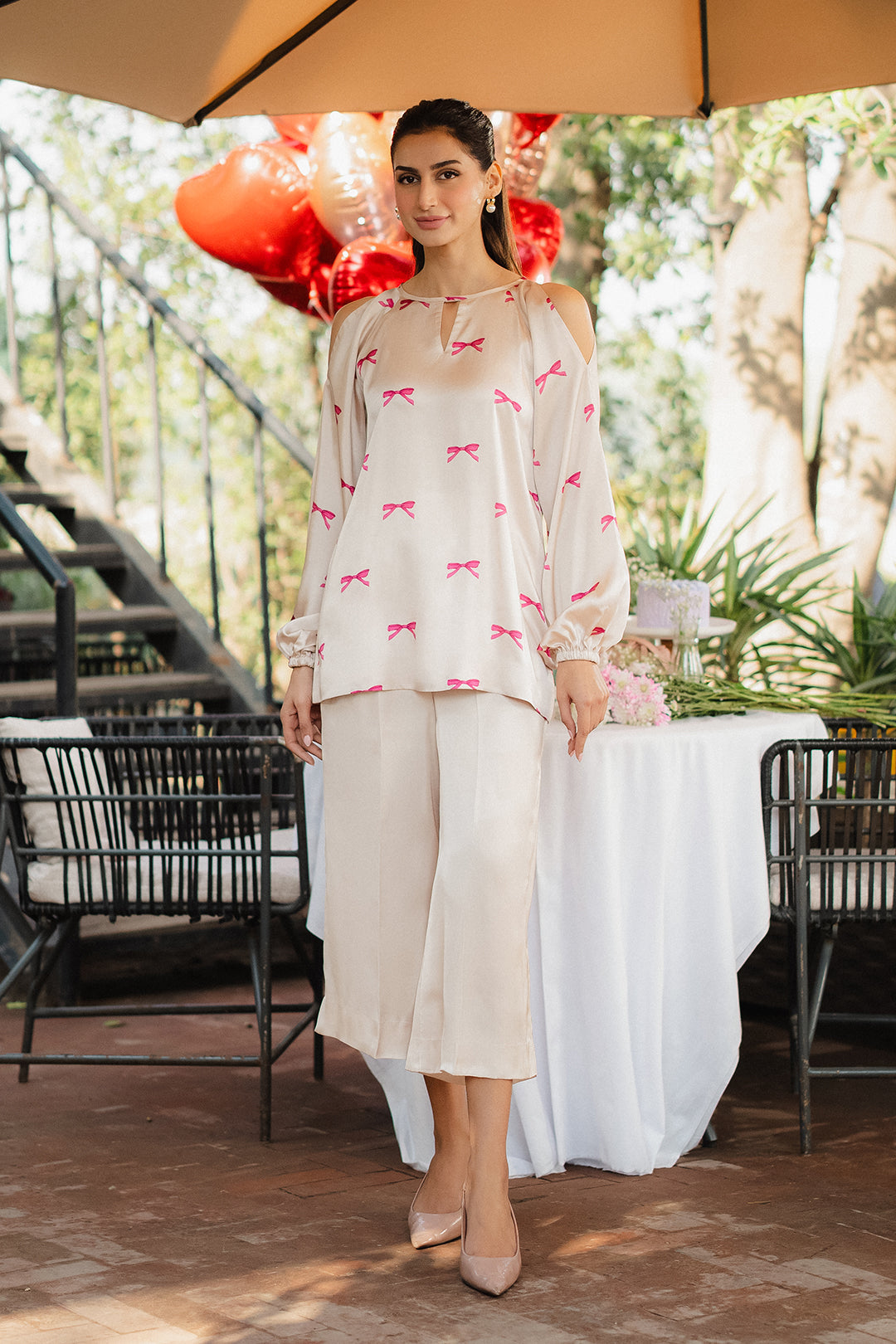 https://cdn.shopify.com/s/files/1/0611/8585/1568/files/W.SS25.182.T-1.jpg?v=1738302265