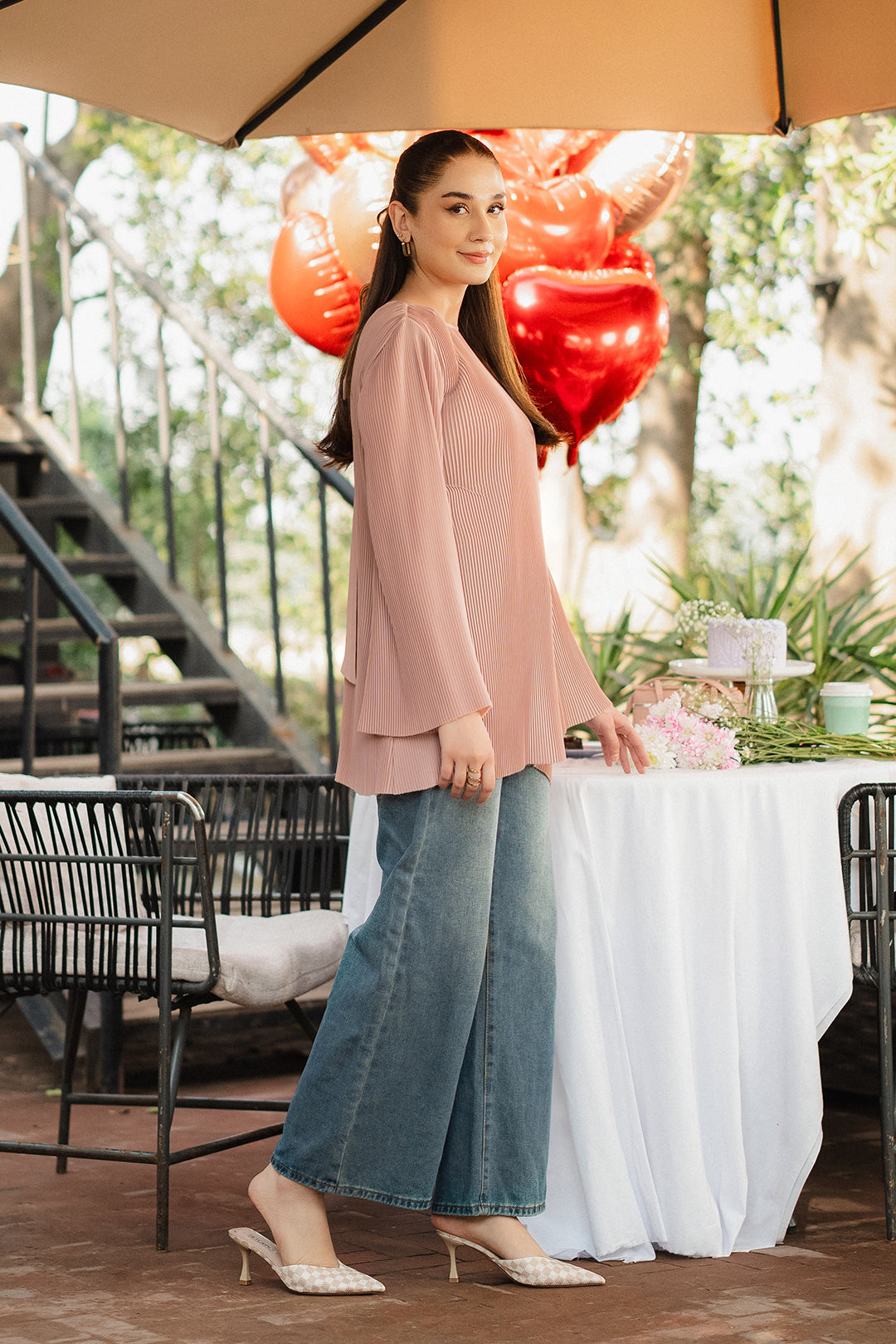 https://cdn.shopify.com/s/files/1/0611/8585/1568/files/W.SS25.183.T-3.jpg?v=1738302276