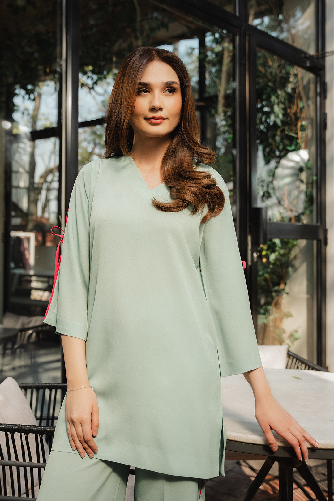 https://cdn.shopify.com/s/files/1/0611/8585/1568/files/W.SS25.184.T-2.jpg?v=1738302287