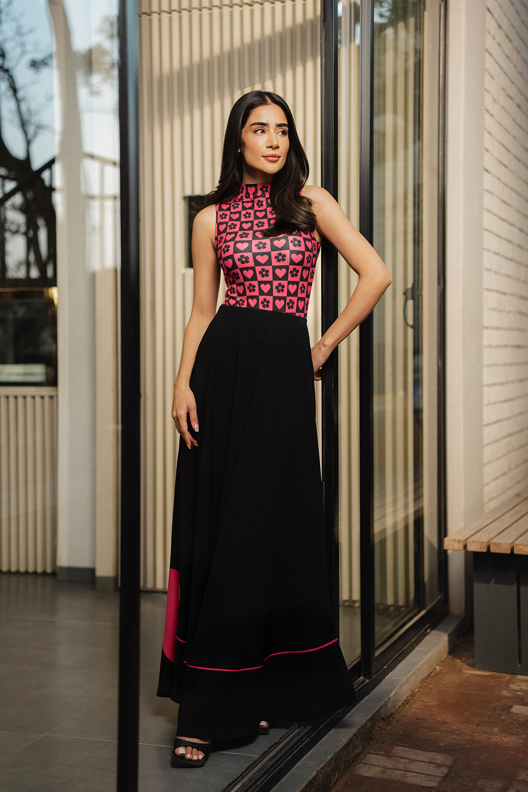 https://cdn.shopify.com/s/files/1/0611/8585/1568/files/W.SS25.186.T-4.jpg?v=1738302315