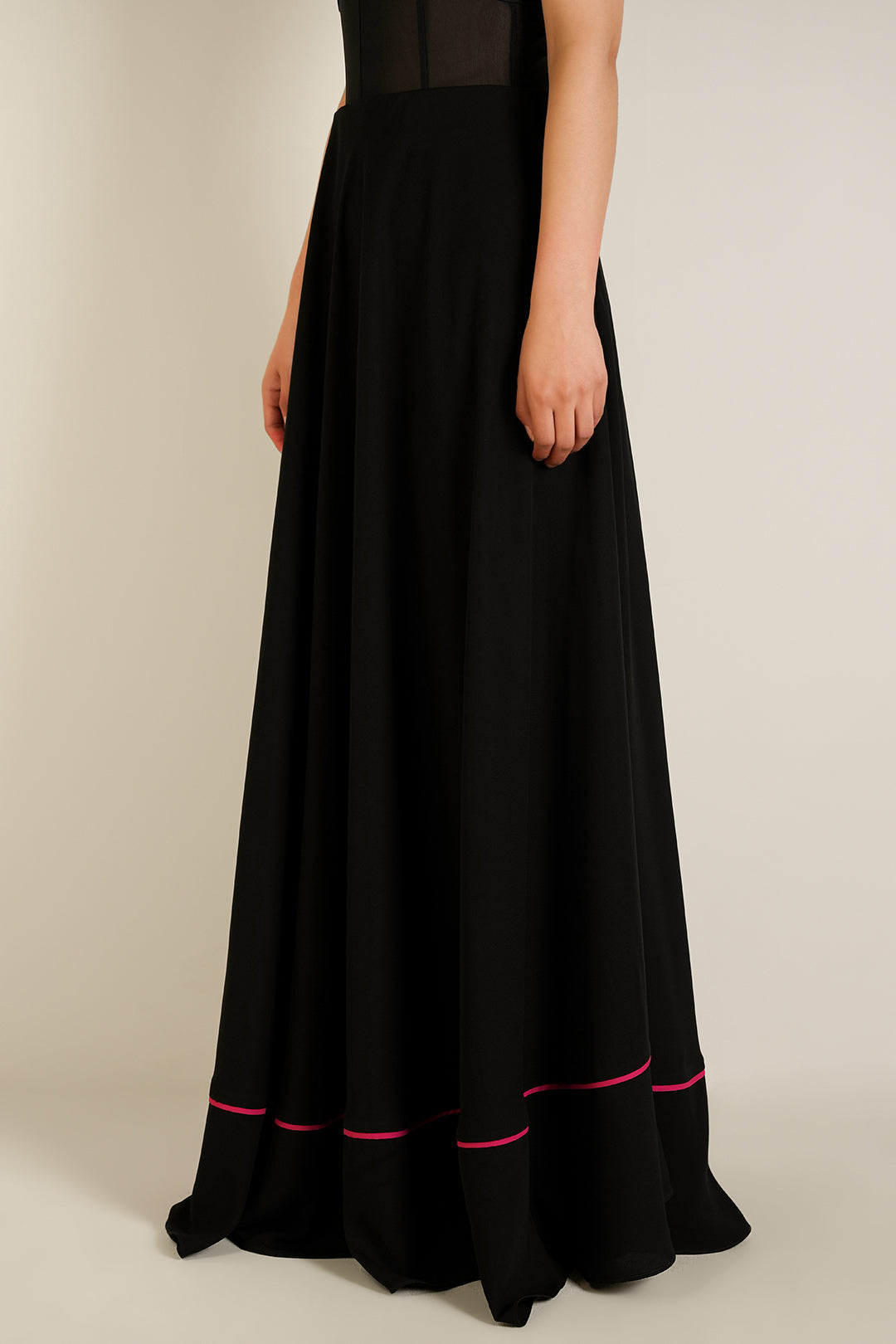 https://cdn.shopify.com/s/files/1/0611/8585/1568/files/W.SS25.193.P-4.jpg?v=1738302398