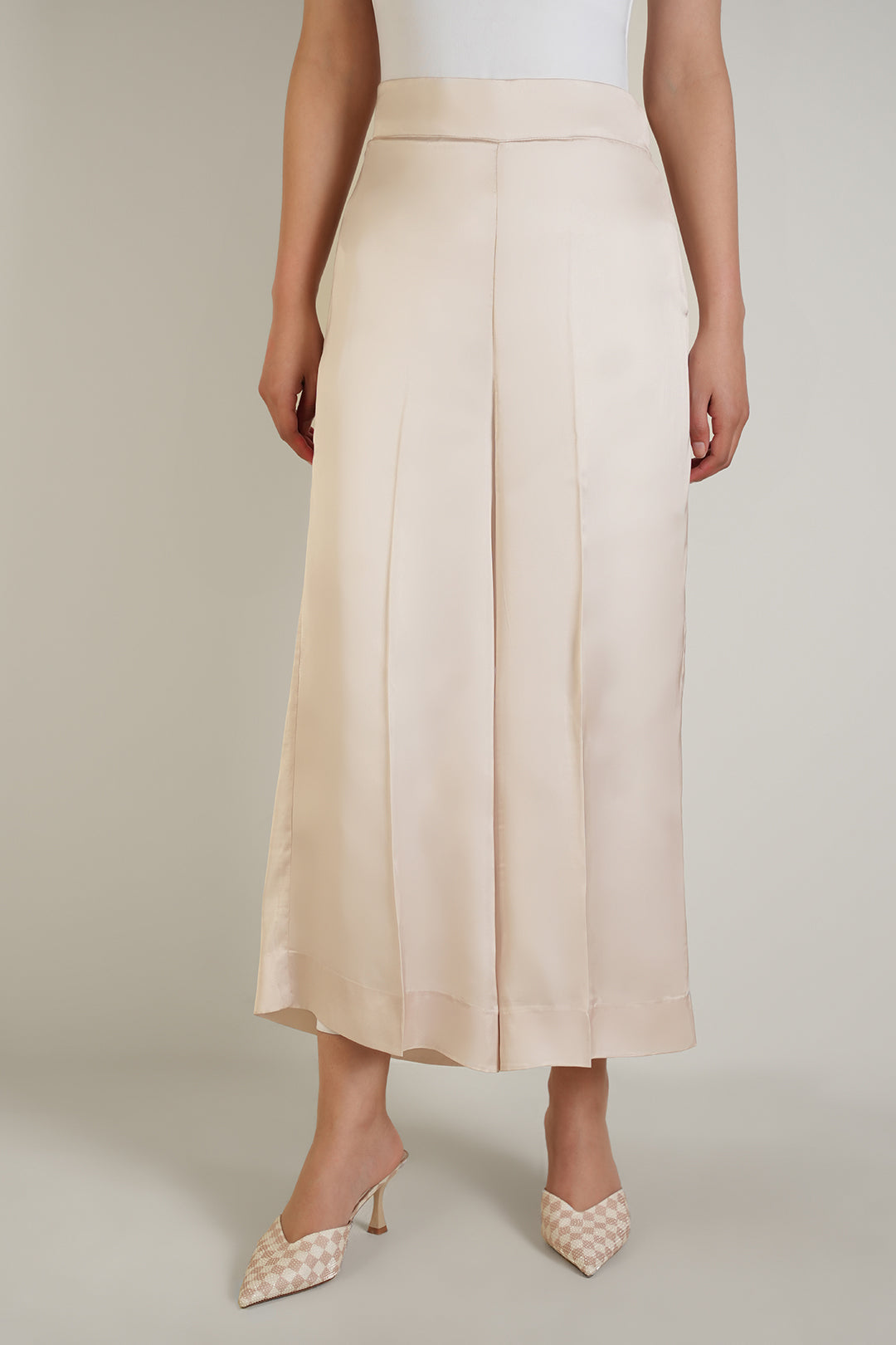 https://cdn.shopify.com/s/files/1/0611/8585/1568/files/W.SS25.194.P-3.jpg?v=1738302407