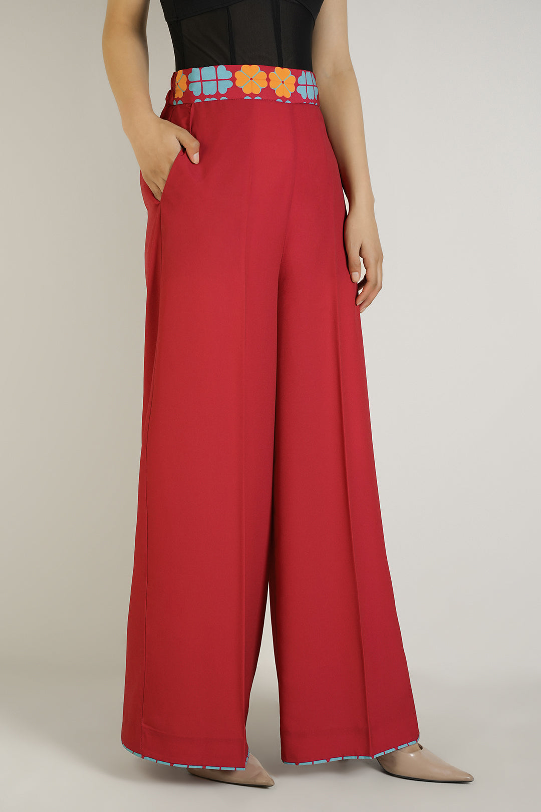 https://cdn.shopify.com/s/files/1/0611/8585/1568/files/W.SS25.214.P-2.jpg?v=1739433295
